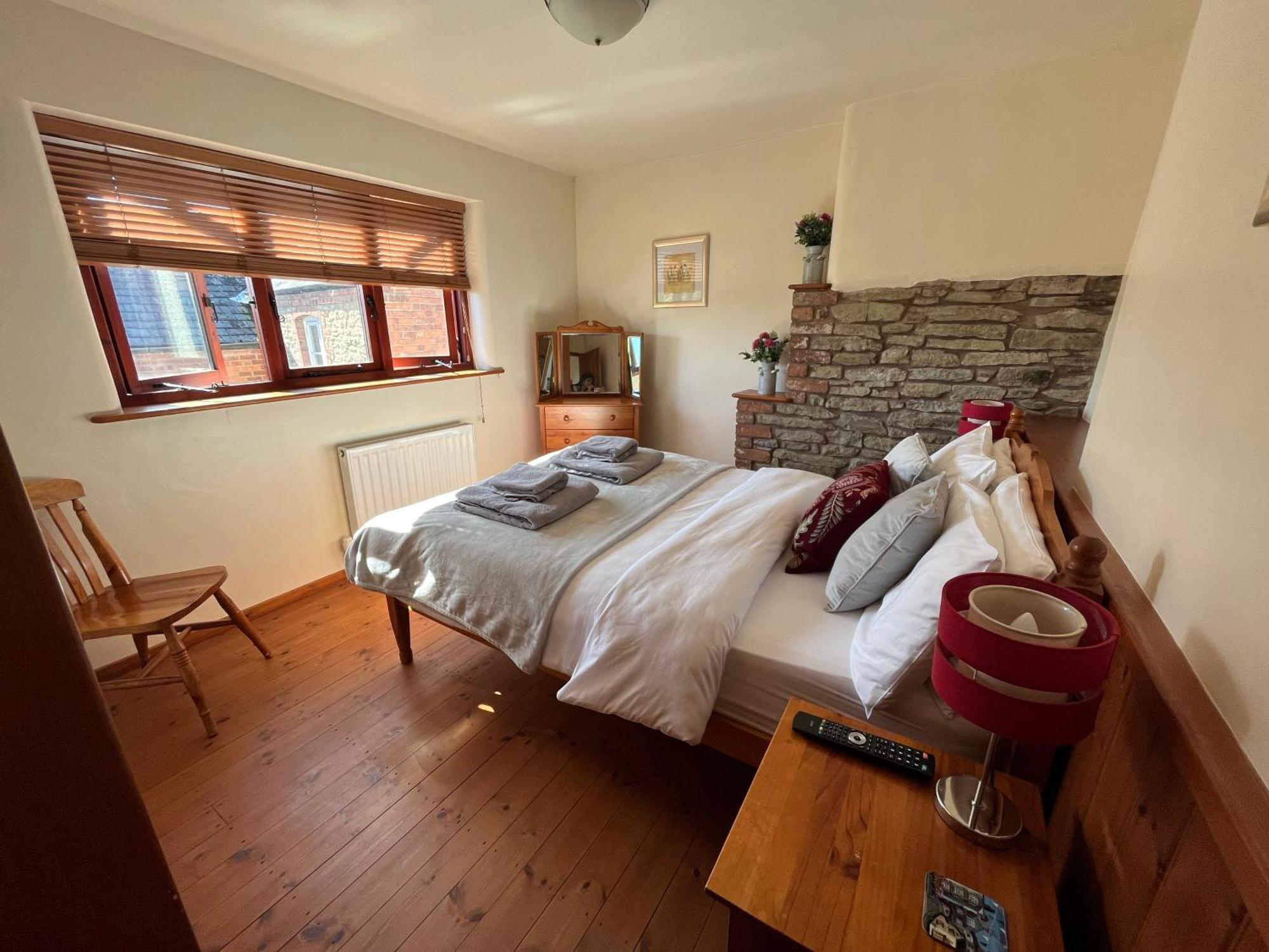 Frog Cottage, - A Charming Townhouse For 4 Holiday home